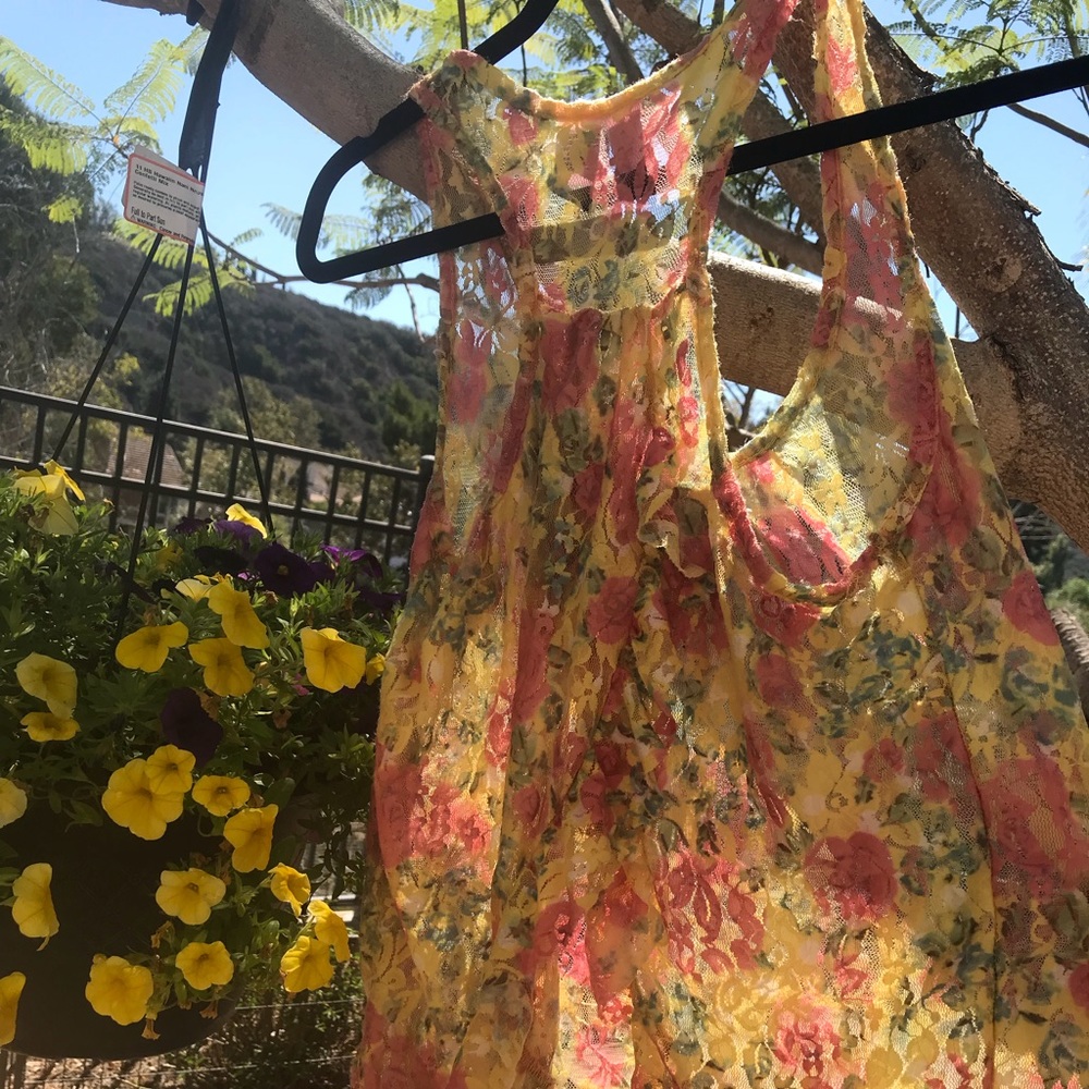 See through lace yellow and floral top